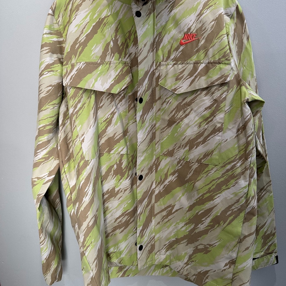 Nike Sports Ware Men's Lime Glow Camo Woven Zip-Up Jacket Large NWT